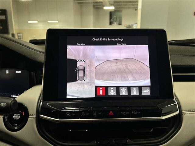Photo of 2023 White Jeep Compass