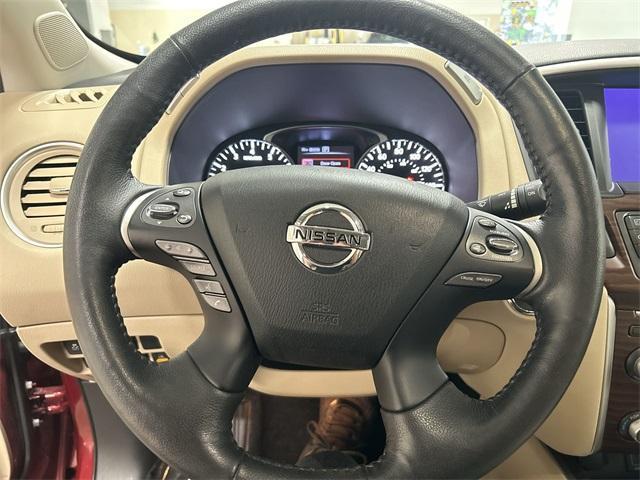 Photo of 2020 Scarlet Ember Nissan Pathfinder