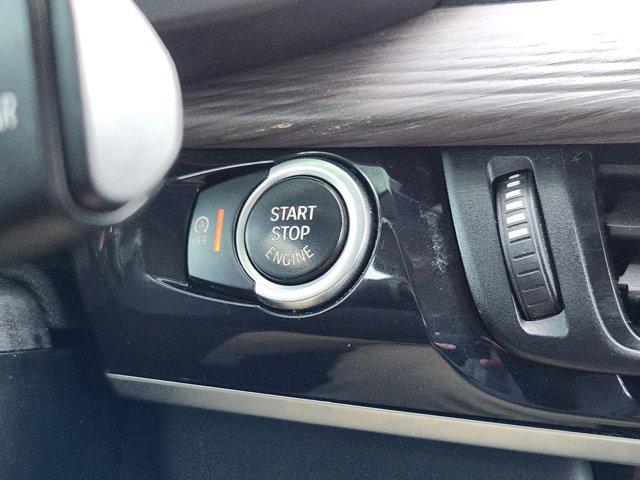 Photo of 2015 Jet Black BMW X5