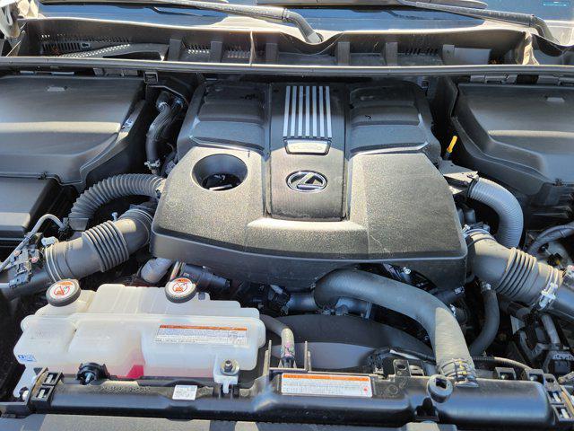 Photo of 2024 Eminent White Pearl Lexus LX 600