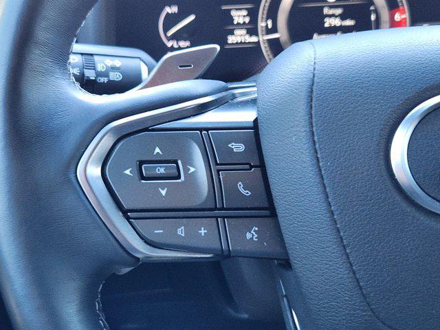 Photo of 2024 Eminent White Pearl Lexus LX 600