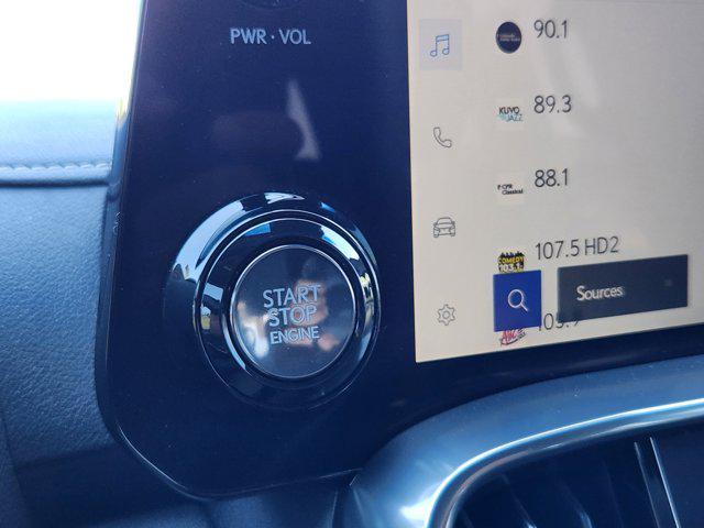 Photo of 2024 Eminent White Pearl Lexus LX 600