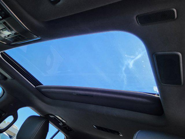 Photo of 2024 Eminent White Pearl Lexus LX 600
