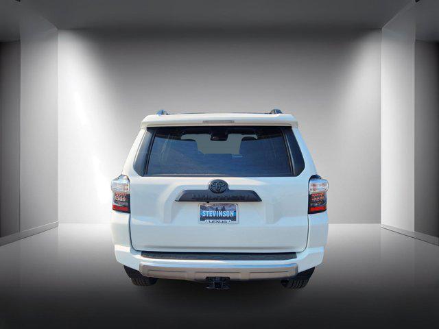 Photo of 2022 White Toyota 4Runner
