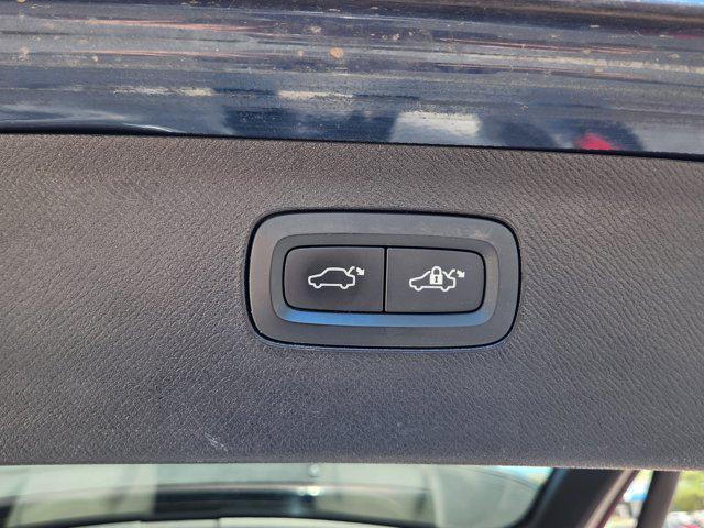 Photo of 2022 Denim Blue Metallic Volvo XC90 Recharge Plug-In Hybrid