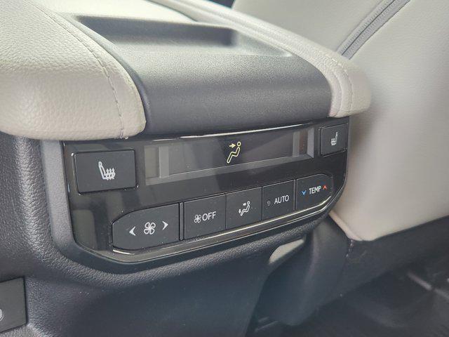 Photo of 2024 Celestial Silver Metallic Toyota Grand Highlander