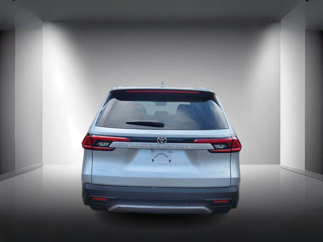Photo of 2024 Celestial Silver Metallic Toyota Grand Highlander
