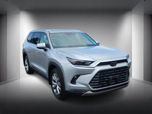 Photo of 2024 Celestial Silver Metallic Toyota Grand Highlander