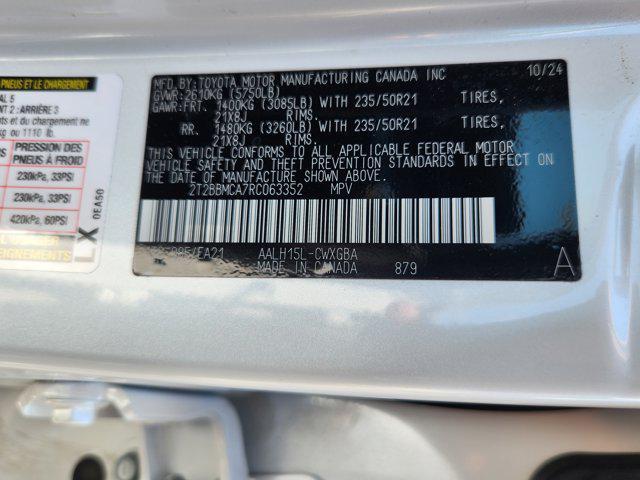 Photo of 2024 Eminent White Pearl Lexus RX 350