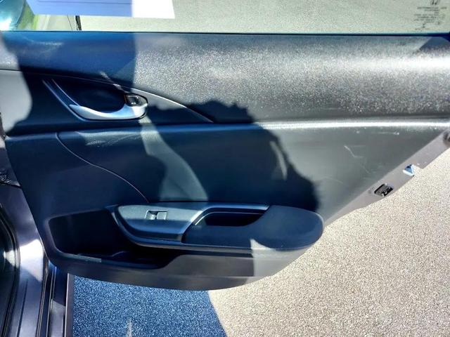 Photo of 2018 SILVER Honda Civic