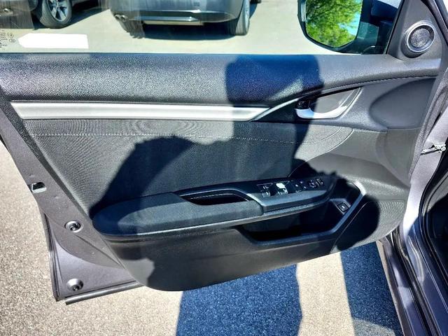 Photo of 2018 SILVER Honda Civic