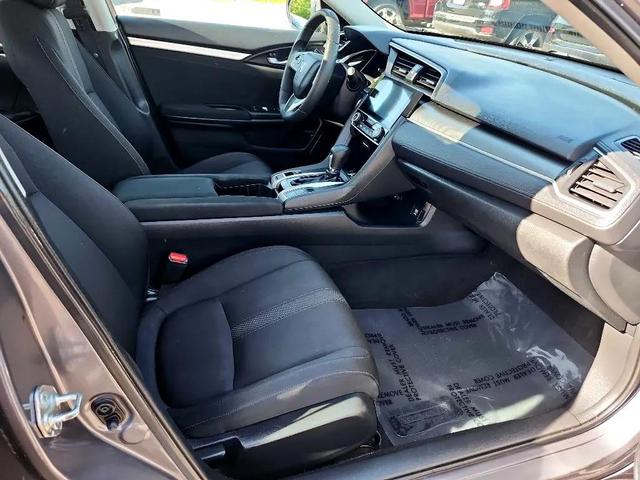 Photo of 2018 SILVER Honda Civic