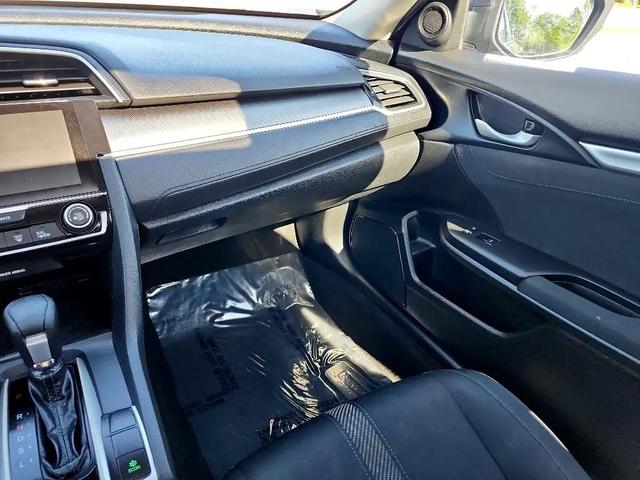 Photo of 2018 SILVER Honda Civic