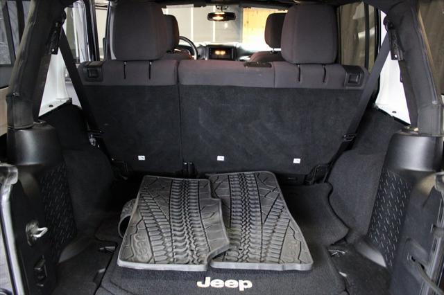 Photo of 2013 Black Clearcoat Jeep Wrangler Unlimited