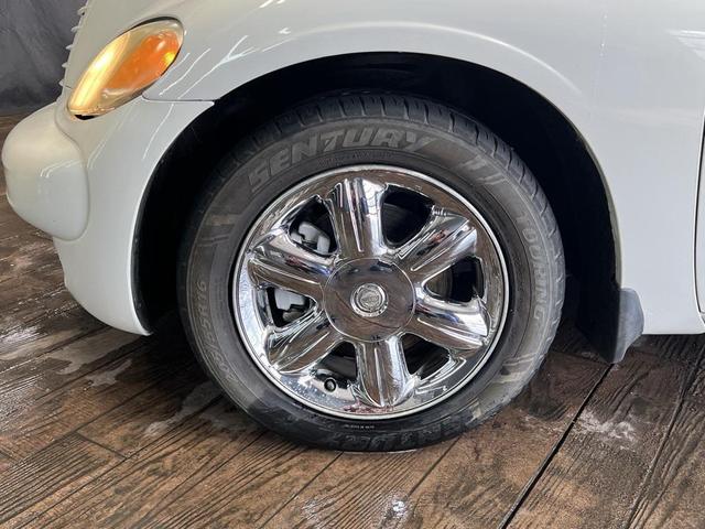 Photo of 2003 Stone White Clearcoat Chrysler PT Cruiser