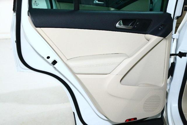 Photo of 2016 Pure White Volkswagen Tiguan