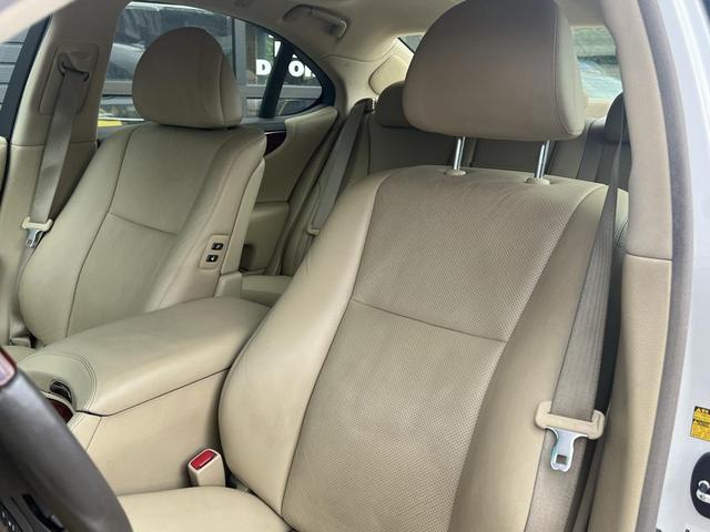 Photo of 2007 Starfire Pearl Lexus LS 460