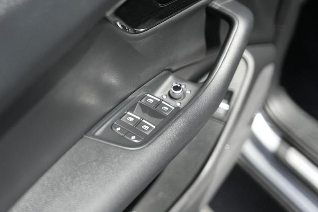 Photo of 2019 Florett Silver Metallic Audi Q7