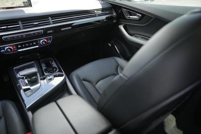 Photo of 2019 Florett Silver Metallic Audi Q7