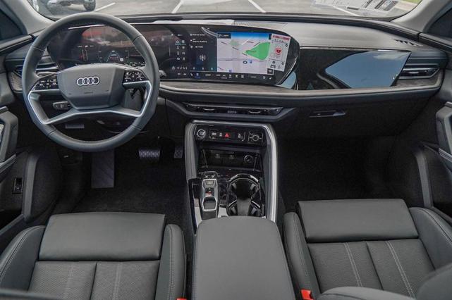 Photo of 2025 Mythos Black Metallic Audi Q5