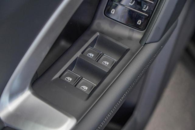 Photo of 2025 Mythos Black Metallic Audi Q5