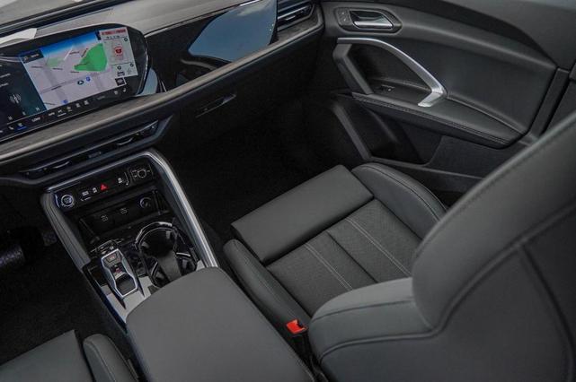 Photo of 2025 Mythos Black Metallic Audi Q5
