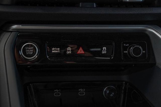 Photo of 2025 Mythos Black Metallic Audi Q5