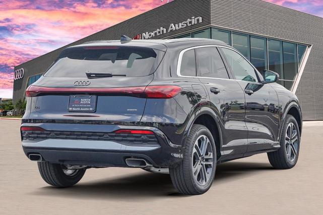 Photo of 2025 Mythos Black Metallic Audi Q5
