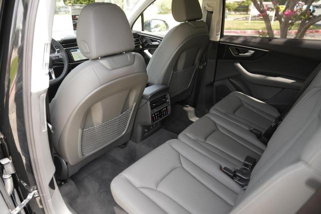 Photo of 2025 Mythos Black Metallic Audi Q7