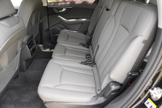 Photo of 2025 Mythos Black Metallic Audi Q7