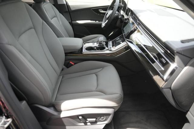 Photo of 2025 Mythos Black Metallic Audi Q7