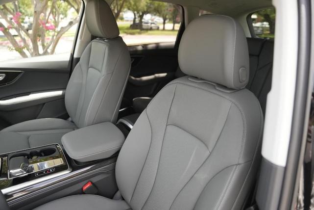 Photo of 2025 Mythos Black Metallic Audi Q7