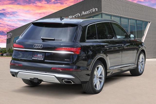 Photo of 2025 Mythos Black Metallic Audi Q7