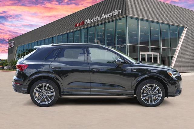 Photo of 2025 Mythos Black Metallic Audi Q3