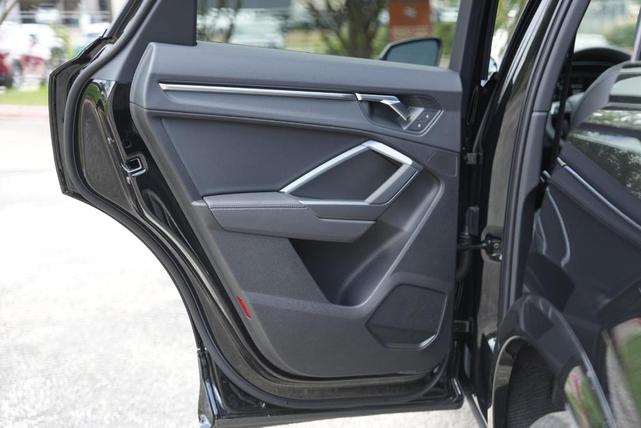 Photo of 2025 Mythos Black Metallic Audi Q3
