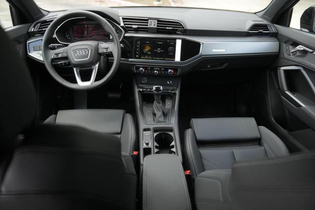 Photo of 2025 Mythos Black Metallic Audi Q3
