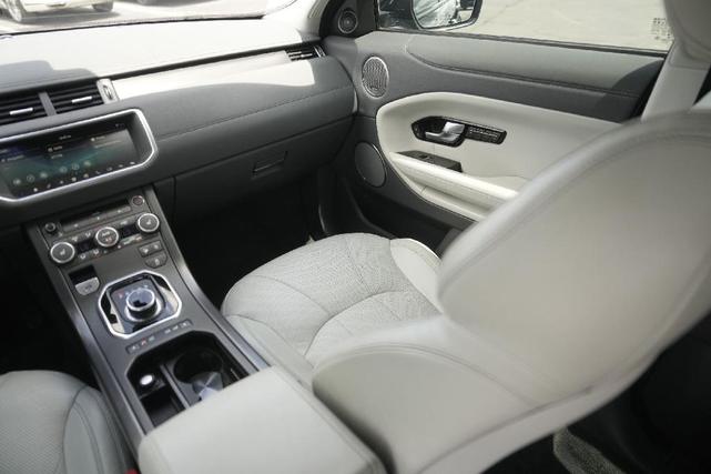Photo of 2019 Santorini Black Land Rover Range Rover Evoque