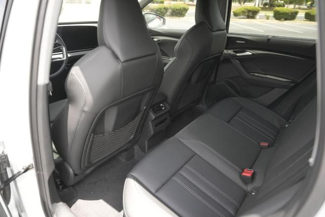 Photo of 2025 Glacier White Metallic Audi Q6 e-tron
