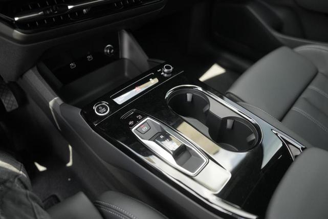 Photo of 2025 Glacier White Metallic Audi Q6 e-tron
