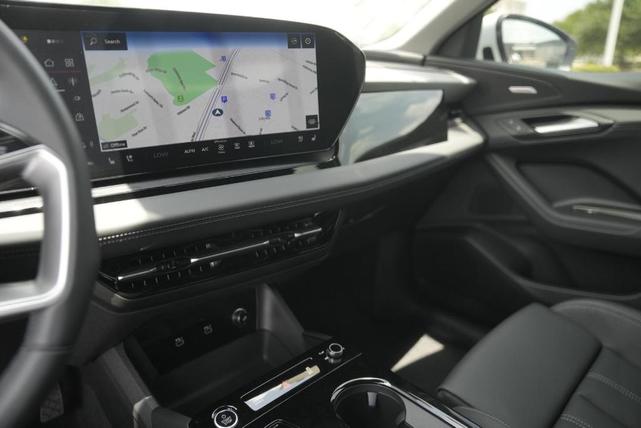 Photo of 2025 Glacier White Metallic Audi Q6 e-tron
