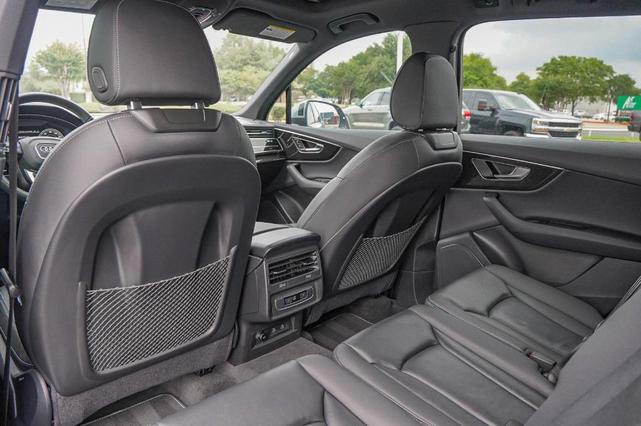 Photo of 2025 Satellite Silver Metallic Audi Q7