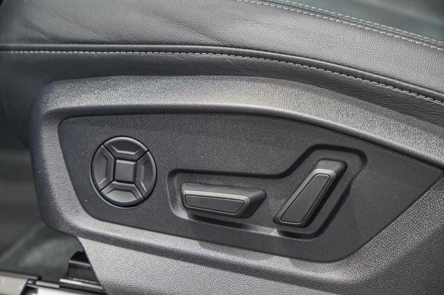 Photo of 2025 Satellite Silver Metallic Audi Q7