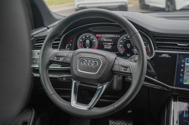Photo of 2025 Satellite Silver Metallic Audi Q7