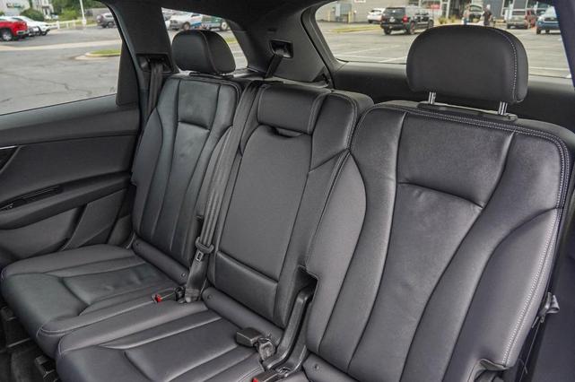 Photo of 2025 Satellite Silver Metallic Audi Q7