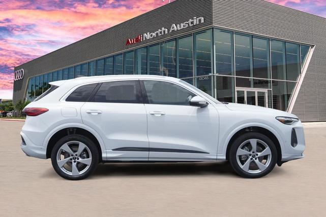 Photo of 2025 Glacier White Metallic Audi Q5