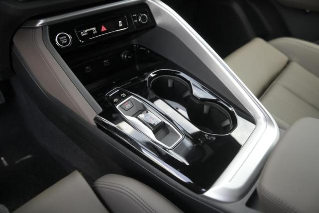 Photo of 2025 Glacier White Metallic Audi Q5