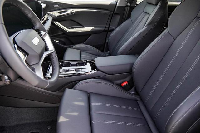 Photo of 2025 Glacier White Metallic Audi Q6 e-tron