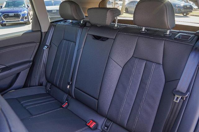 Photo of 2025 Manhattan Gray Metallic Audi Q6 e-tron