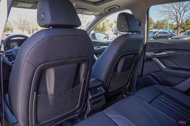 Photo of 2025 Manhattan Gray Metallic Audi Q6 e-tron