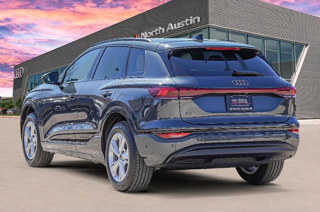 Photo of 2025 Manhattan Gray Metallic Audi Q6 e-tron